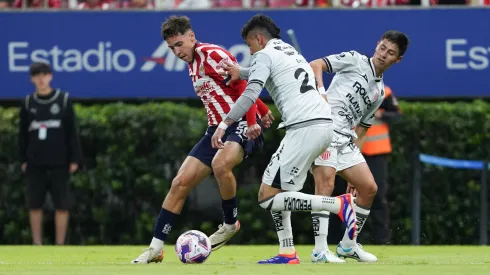 Mateo Chávez comenzó la vertiginosa reacción de Chivas con la asistencia a Cade Cowell
