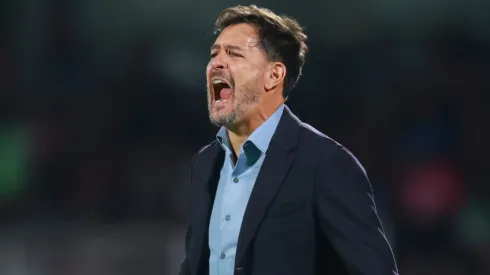 Gustavo Lema en juego de Pumas.
