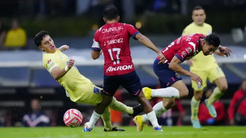 Futbolista del América emocionado por el Chapo Sánchez.
