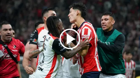 Chiquete Orozco encaró a Luis Reyes por sus provocaciones.
