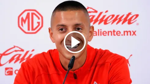 ¡Cuánta humildad! Roberto Alvarado paga cuenta de aficionado de Chivas que lo reconoció en el supermercado
