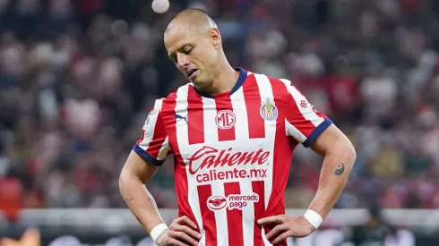 Chicharito debería dar el ejemplo en Chivas.
