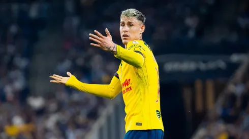 La cláusula de América para que Cristian Calderón rindan.

