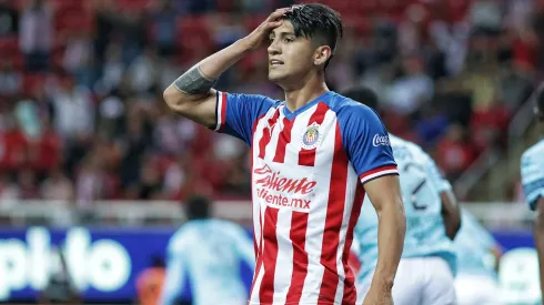 Alan Pulido y las imágenes que inquietan en Chivas