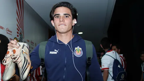 Bruce El-mesmari se va de Chivas.
