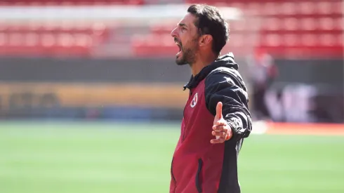 Luis Michel se enfrentó a Chivas como DT de Xolos Sub-19.
