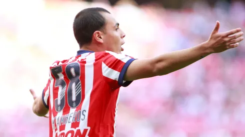 Hugo Camberos y un dorsal con mucha historia.
