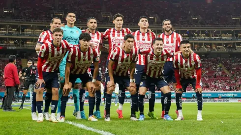 Alineación de Chivas vs. Pumas.
