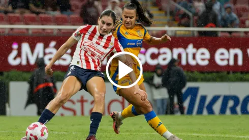 Chivas Femenil visita a Tigres UANL.
