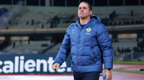 André Jardine tendrá una opción menos en el mediocampo en su partido ante Chivas.
