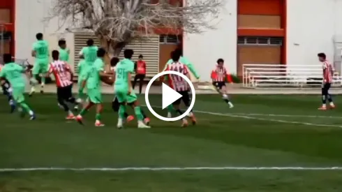 Golazo de Teun Wilke con el Sub-23.
