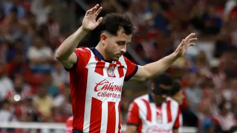 La suplencia de Alan Mozo en Chivas.
