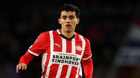 Richard Ledezma aún no firma con Chivas.
