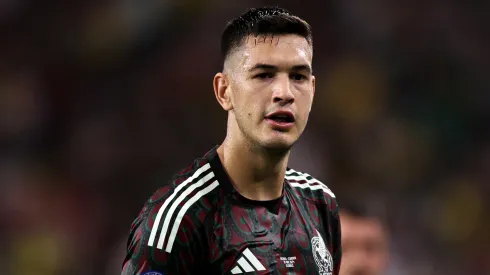 Chivas negocia por César Montes.
