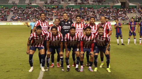 La jugada que ilusionó a la afición de Chivas.
