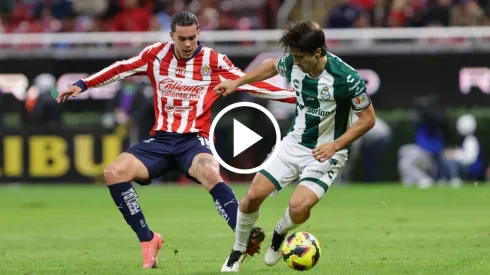 Chivas mide fuerzas ante Santos Laguna.

