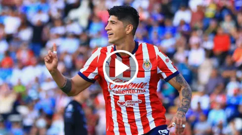 Alan Pulido anotó el segundo para Chivas.
