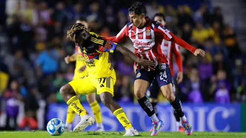 Miguel Gómez anuló a Saint-Maximin.

