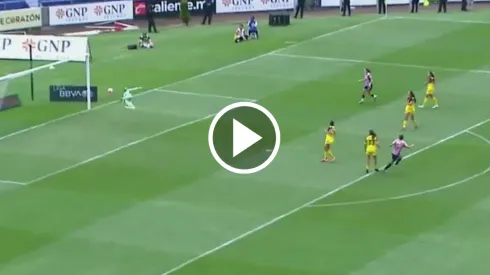 Un golazo de Chivas Femenil en el clásico contra el Club América.
