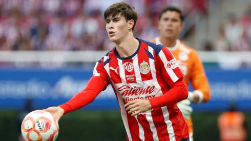 Armando González podría irse de Chivas.
