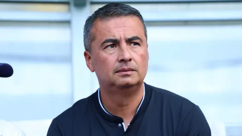 Afición de Chivas se cansa de Arturo Ortega.
