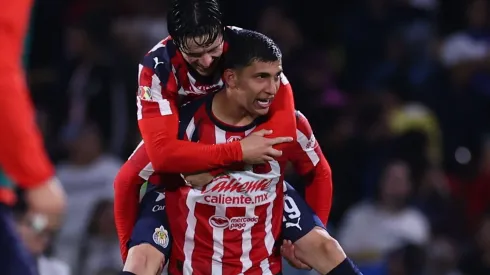 Daniel Aguirre le dio el triunfo a Chivas en los minutos finales
