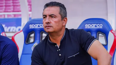 Afición de Chivas estalla contra Arturo Ortega.
