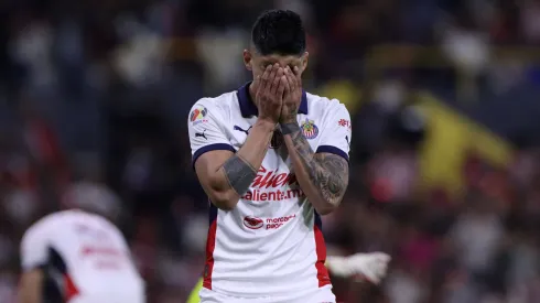 Alan Pulido podría salir de Chivas.
