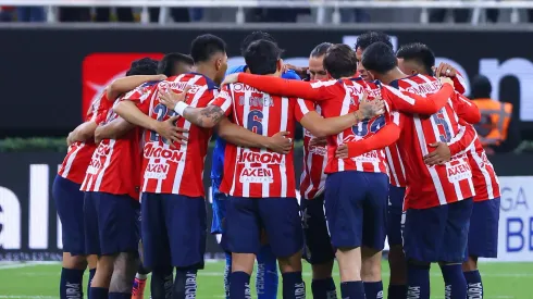 Afición marcó al culpable del empate de Chivas ante Cruz Azul. 
