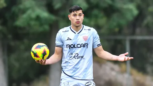 Ángel Chávez ya es refuerzo del Tapatío.
