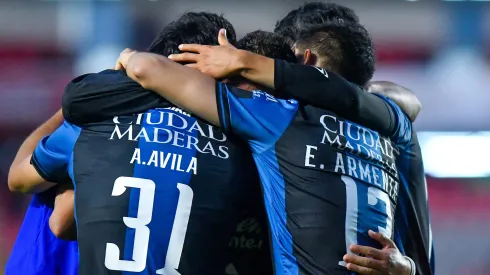 Chivas cerca de cerrar la llegada de jugador de Querétaro. 
