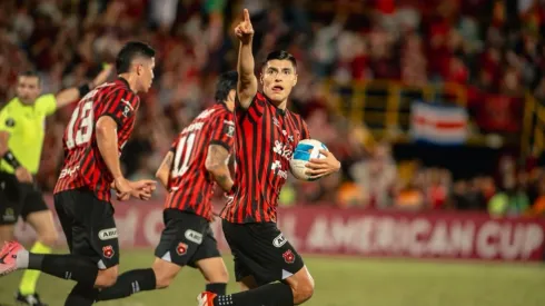 Los ex Chivas que triunfan en Costa Rica,
