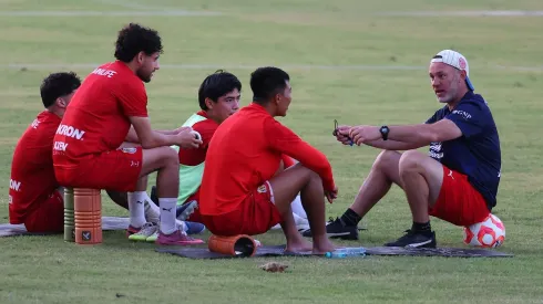 Gabriel Milito y Chivas en pretemporada
