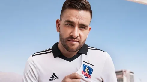 Zaldivia saca orgullo al vestir la camiseta de Colo Colo.
