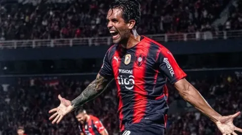 Colo Colo busca a toda costa a un nuevo defensor