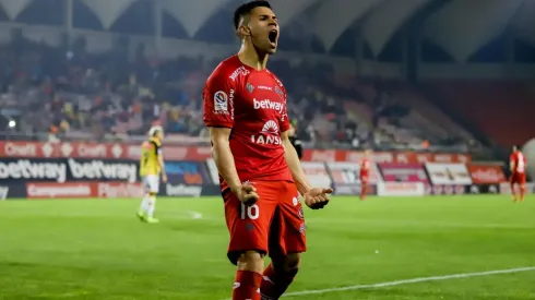 El gran presente de Alexander "Monito" Aravena en Ñublense.
