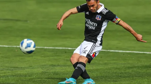 Gabriel Suazo tendría un acuerdo de palabra con la directiva de Blanco y Negro para partir de Colo Colo durante los últimos días del mercado de fichajes en Europa.
