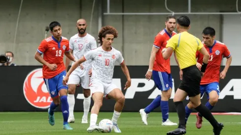 Darío Osorio -izq- debutó ya en la Roja adulta y el volante de la Universidad de Chile es carta puesta en la Roja Sub 23 de Eduardo Berizzo.
