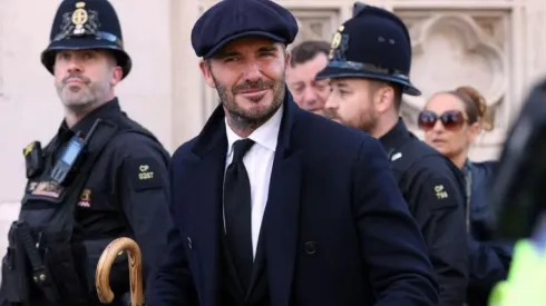 David Beckham espero trece horas para poder ver a Isabel ll
