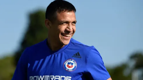 Alexis Sánchez llegó de lo más sonriente a la práctica de la Selección Chilena, luego de un gran presente en Francia con el Olympique Marsella.