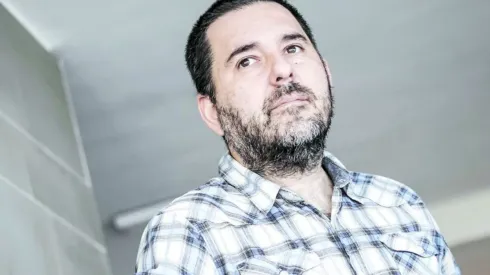 Cristián Arcos se lanzó contra el DT de Colo Colo tras la goleada sufrida ante Magallanes.
