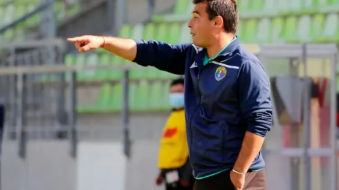 Juan José Ribera no se confía del momento de la Universidad de Chile en la antesala del partido: "Sería un pecado creer que la posición en la tabla nos daría el triunfo, sería una lesera"
