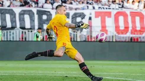 Fabián Cerda defendió a su compañero y le aplicó mano dura a los mal llamados hinchas de Curicó Unido.
