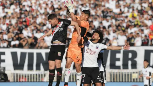 Brayan Cortés atajó gran parte del duelo contra Curicó con una fractura nasal y el meta de Colo Colo estará presente.
