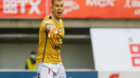 Nacho González le presta el ropero completo a Fernando De Paul en su llegada a Colo Colo
