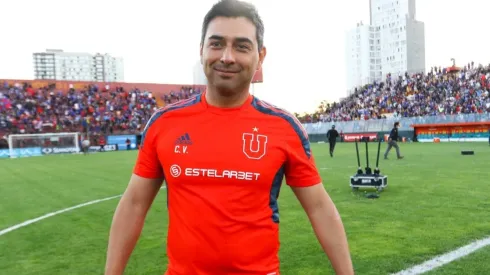 Fuerza Carlos Véliz: Familia azul se une para apoyar al técnico de Universidad de Chile Femenino
