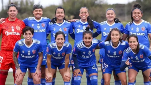 Universidad de Chile nombra al asistente de Carlos Véliz como el nuevo entrenador de Las Leonas
