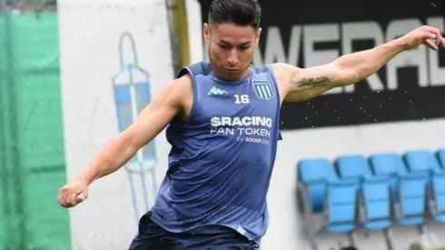 Óscar Opazo espera poder debutar en Racing este fin de semana
