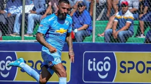 Ronnie Fernández suma sus primeras críticas en Bolivia