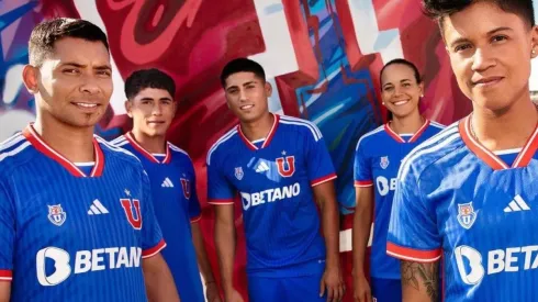 Universidad de Chile revela su nueva camiseta para la temporada 2023
